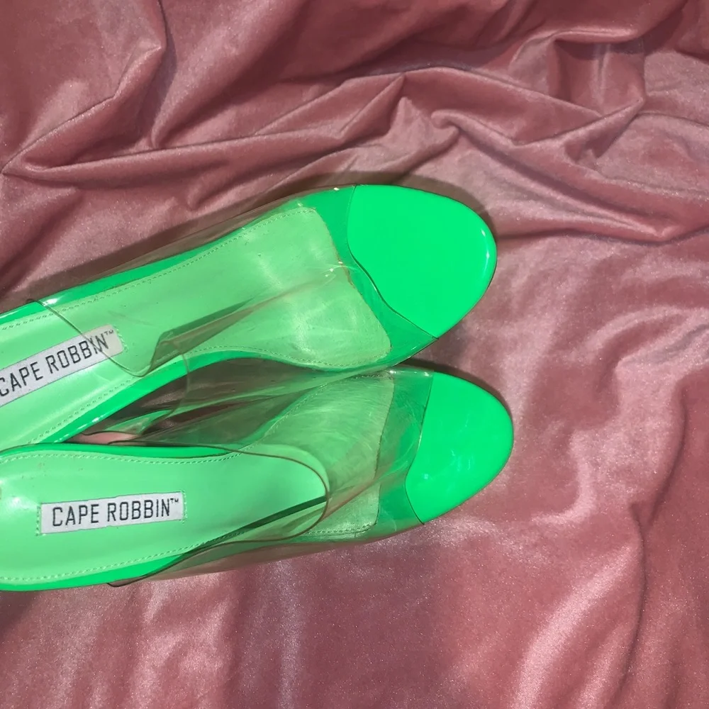 Money sign heels sz 7 cape robbin - Picture 2 of 5